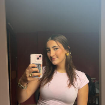 Babysitter in Reims: Naomie