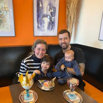 Babysitting job in Düsseldorf: babysitting job Eduardo Melo