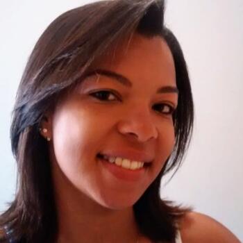 Babysitter Betim: Mônica