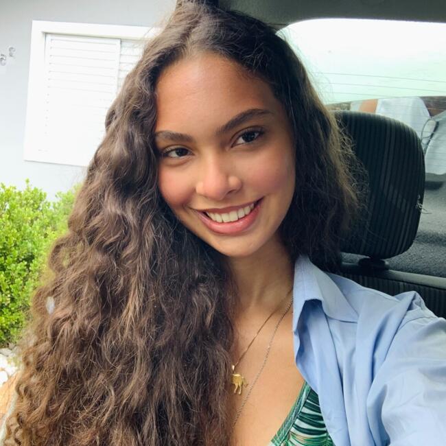 Babysitter in Uberlândia: Anna Luiza