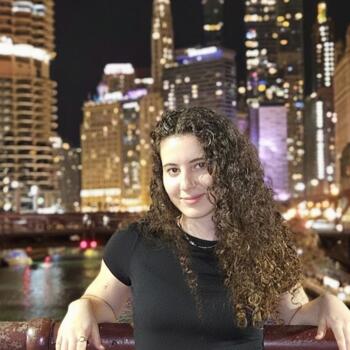 Babysitter in Paris: Lara