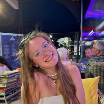 Babysitter in Doornik: Julie