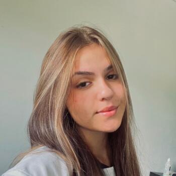 Babá em Gaspar: Camille