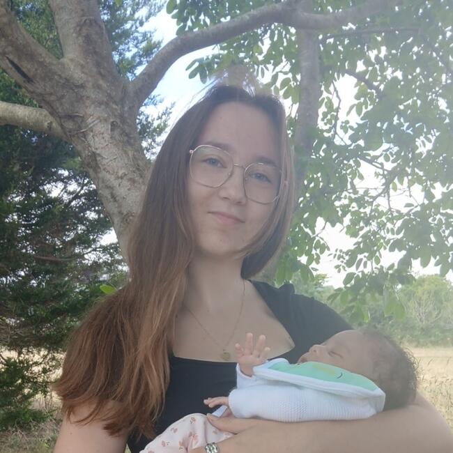 Babysitter in Bréhand: Noémie