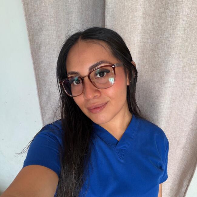 Niñera en Mérida: Lesli Yasuri