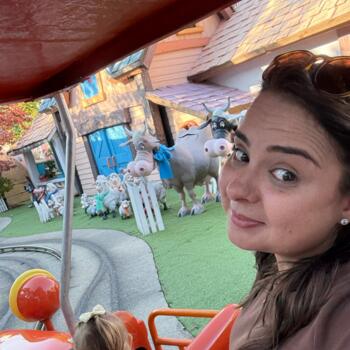 Babysitting job in Bucharest: babysitting job Claudia