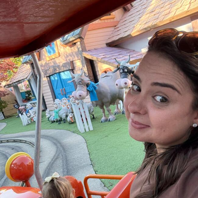 Job de babysitting în București: Claudia