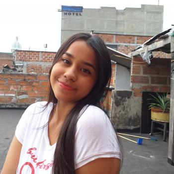 Niñera Bello: Valentina