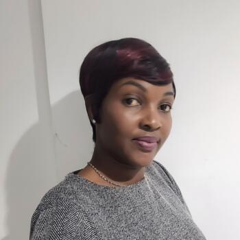 جليسة أطفال دبي: Linet