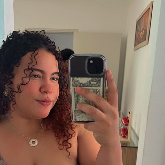 Babysitter in Governador Valadares: Larissa