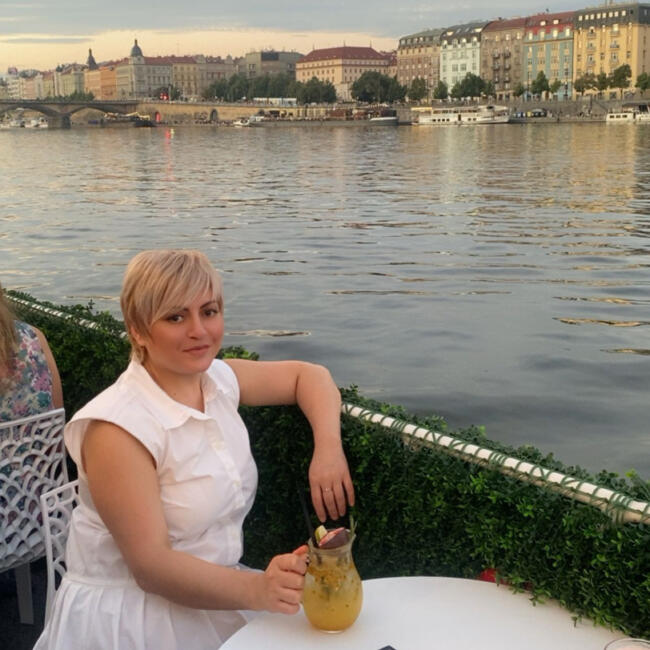 Babysitter in Prague: Naira