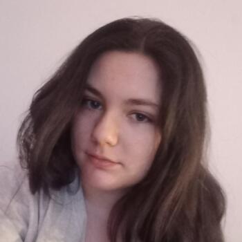 Babysitter in Saint-Pierre-lès-Elbeuf: Julie