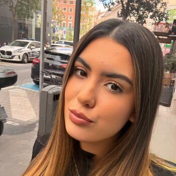 Babysitter in Nice: Lina