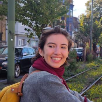 Babysitter in Forest: Mariana