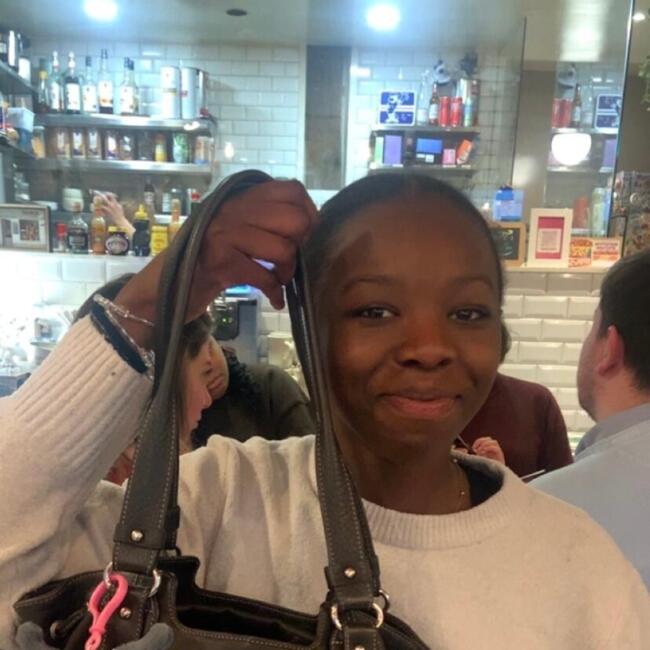 Babysitter in Saint-Denis: Aïcha