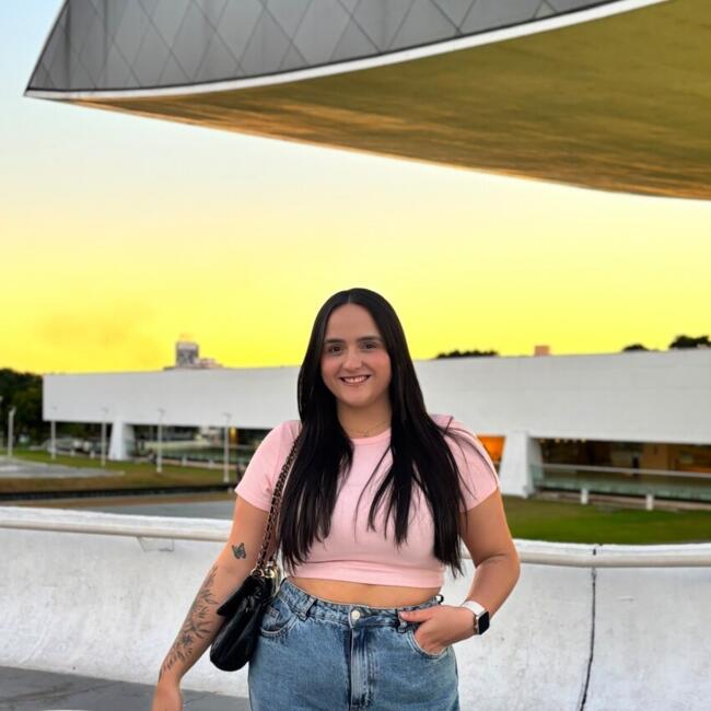 Babá em Curitiba: Amanda