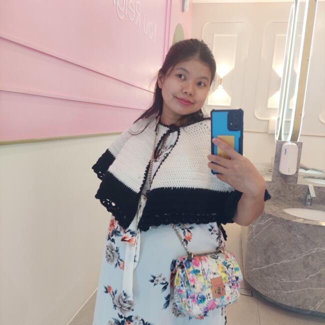 Babysitting job in Naic: Periza