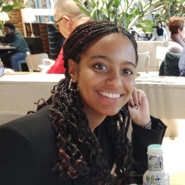 Baby-sitter in Collonge-Bellerive: Tia