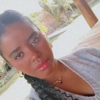 Babá em Uberaba: Sarah