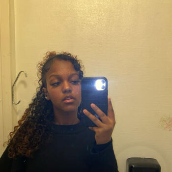 Babysitter in Eskilstuna: Melat