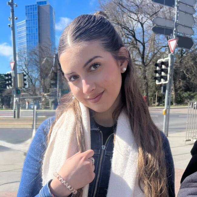 Babysitter in Murcia: Irene