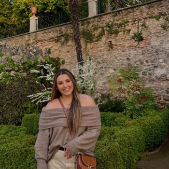 Babysitter in Granada: Almudena