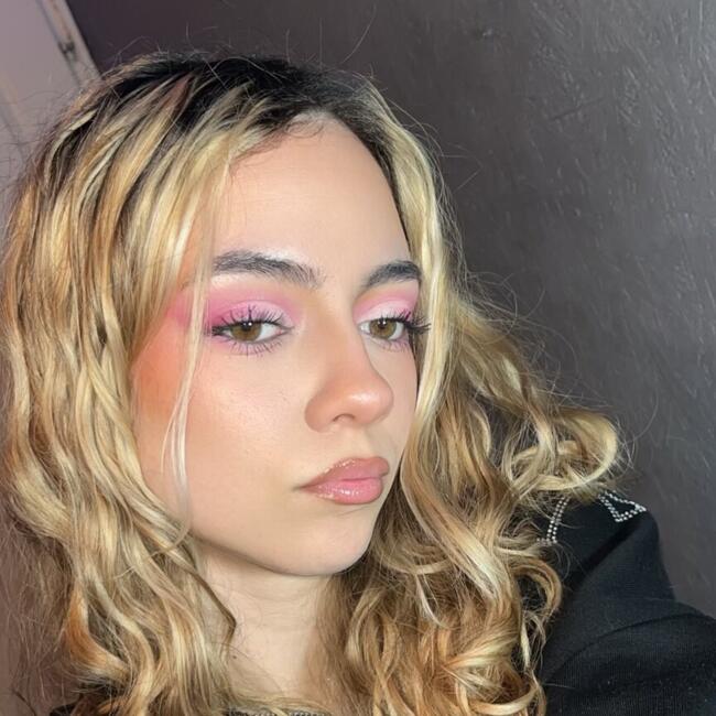 Babysitter in Giarmata: Yasminne