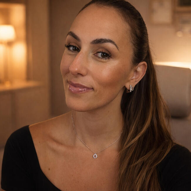 Emprego de babá em Itapema: Sabrina