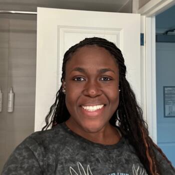 Babysitter in Oxon Hill: Jasmine