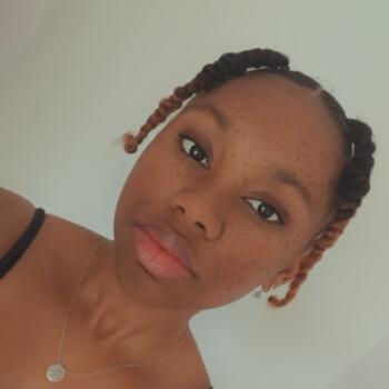 Babysitter in Villenoy: Kaithlyn