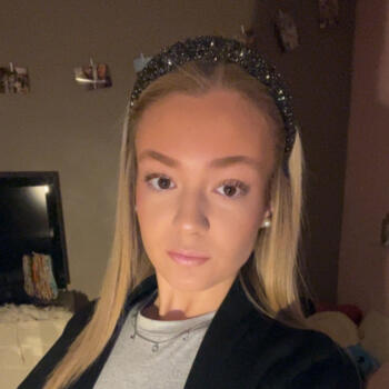 Babysitter in Vannes: Ines