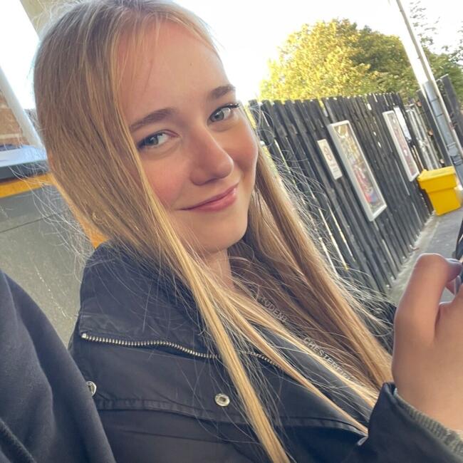 Babysitter in Sheffield: Freya