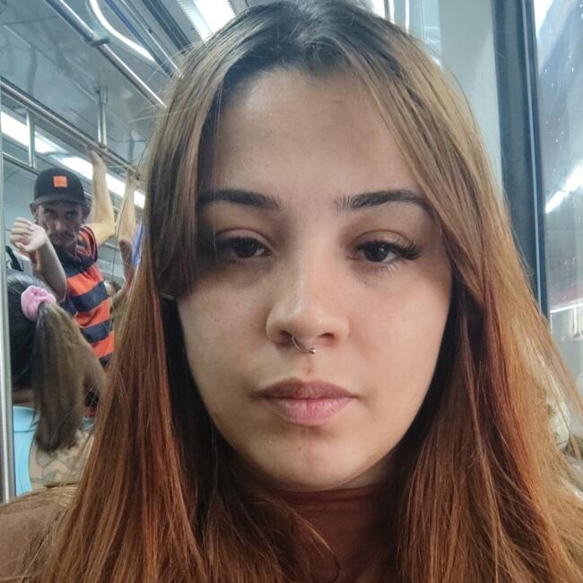 Babysitting job in São Paulo: Dark