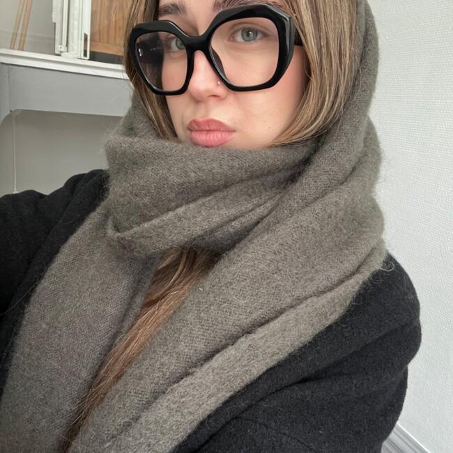 Babysitter in Sint-Gillis: Amandine