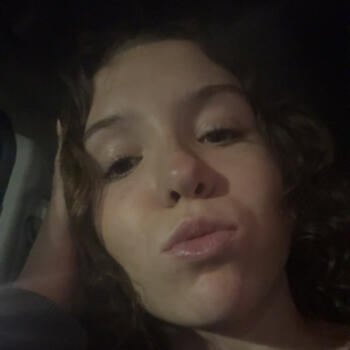 Babysitter in Knoxville: Lauren