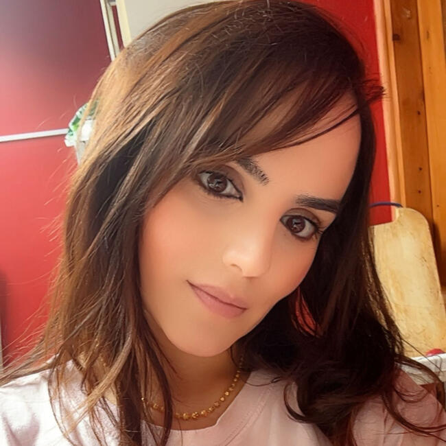 Babysitter in Bradford: Sobina