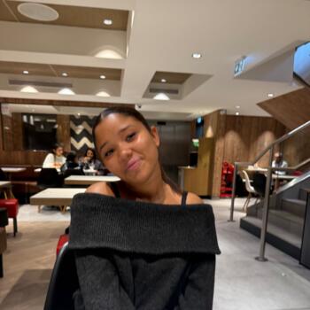 Babysitter Magny-les-Hameaux: Melina