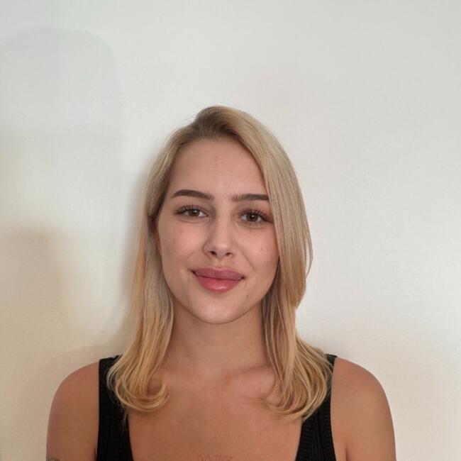 Babysitter in Sion: Anja