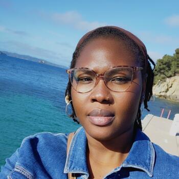 Babysitter Antibes: Elodie