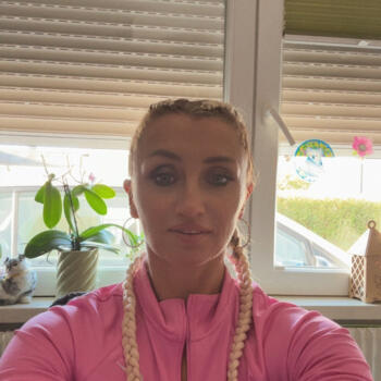 Varuška (Dvorje): Maja