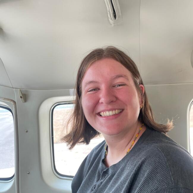 Babysitter in Hamilton: Dakota