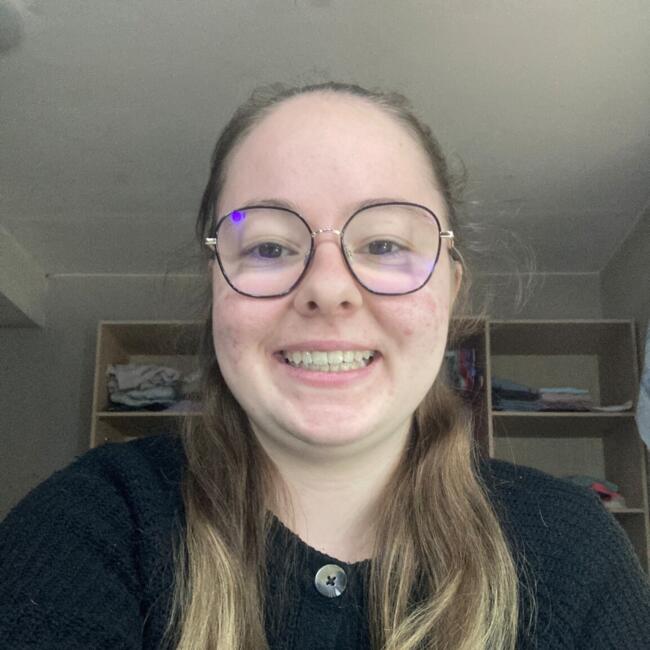 Babysitter in Bruay-la-Buissière: Marie