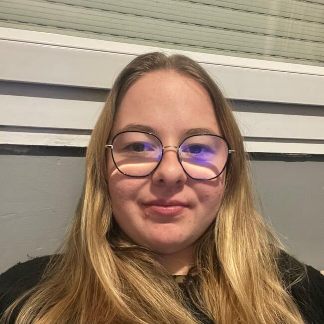 Babysitter in Bruay-la-Buissière: Marie