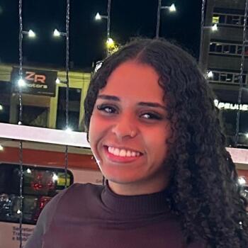 Babysitter in Brasília: Larissa