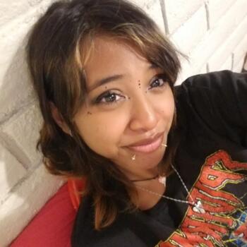 Baby-sitter in Fresno: Katie