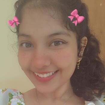 गुलबर्ग में बेबीसिटर: Astha