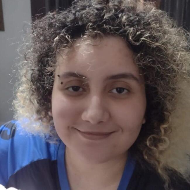 Babysitter in Curitiba: Camila