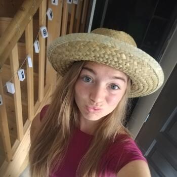 Babysitter in Toulon: Nina