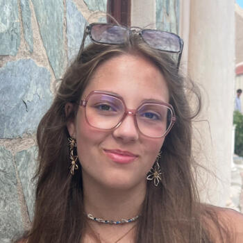 Babysitter in Péruwelz: Thea