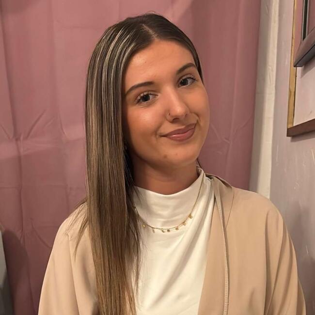 Babysitter in Férolles: Léane